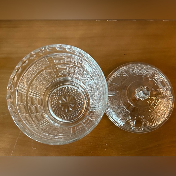 VINTAGE HOBBS BLOCK DAISY PANEL THUMBPRINT COVERED SUGAR Or CANDY DISH - Picture 4 of 7